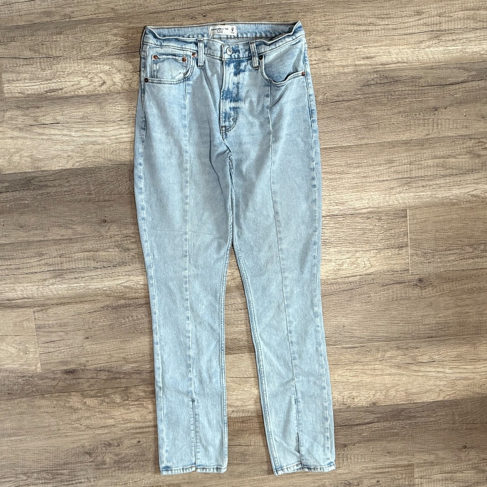 ABERCROMBIE & FITCH The Skinny High Rise Jeans (Size 29/8L)